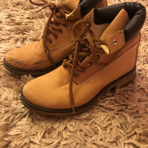 Steve Madden Timberland Style Boots - Picture 2 of 5